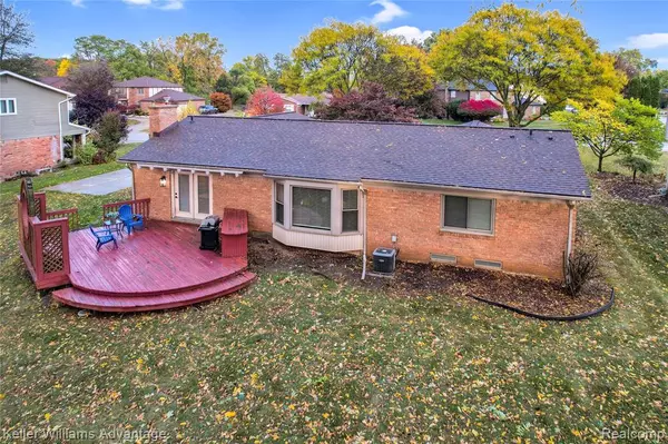 Farmington Hills, MI 48335,22487 Vacri Lane