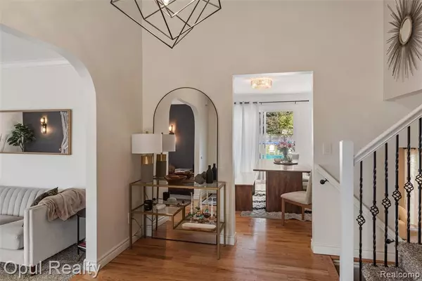 Farmington Hills, MI 48335,22416 Heathersett Crescent