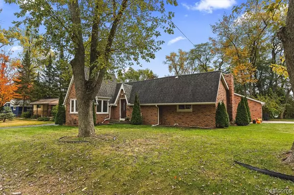 West Bloomfield, MI 48323,7337 Richardson Road