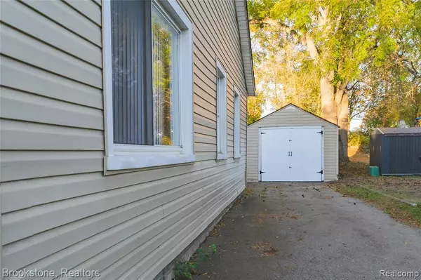 Pontiac, MI 48342,379 N Paddock Street