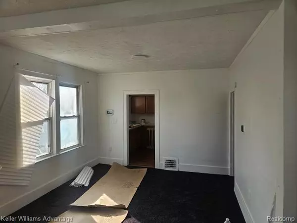 Detroit, MI 48213,5573 Montclair Street