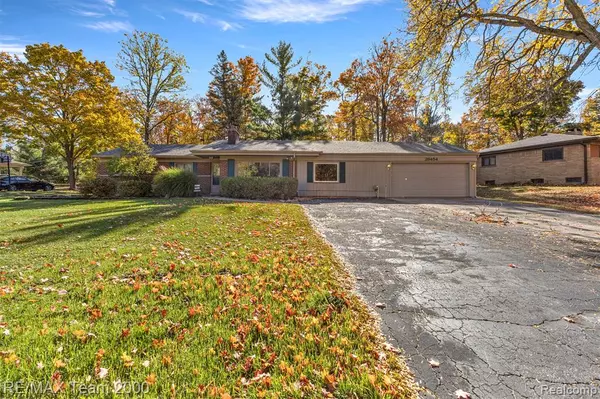 Farmington Hills, MI 48331,28454 Quail Hollow Road