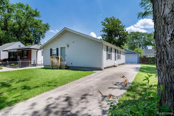 Dearborn Heights, MI 48125,4995 Croissant Street