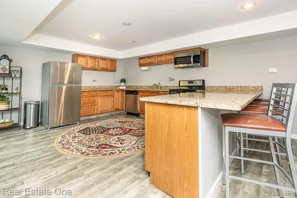 Waterford, MI 48328,1375 Nokomis Way