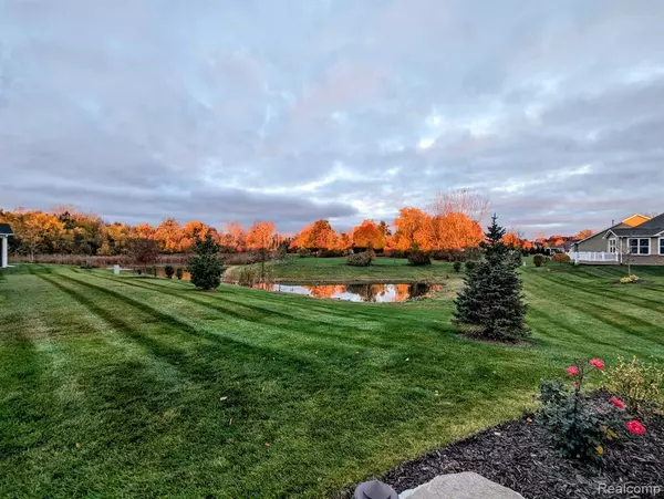 Flat Rock, MI 48134,27176 Walloon Way