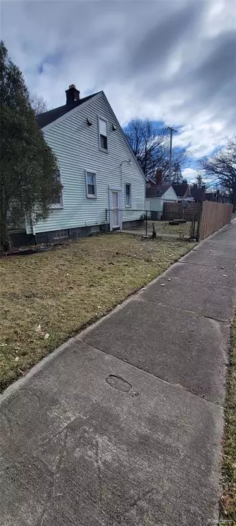 Detroit, MI 48235,15851 Curtis Street