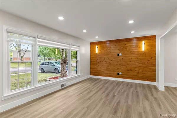 Livonia, MI 48154,29729 Buckingham Street