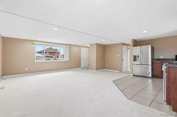 Mount Clemens, MI 48043,167 N Broadway Street