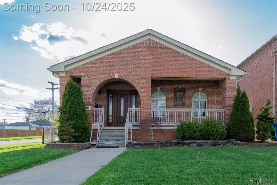 8401 Fenton Street, Dearborn Heights, MI 48127