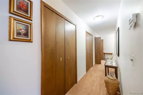 Grosse Ile, MI 48138,8597 Mathias Drive