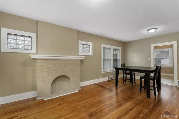 Detroit, MI 48238,15853 Santa Rosa Drive