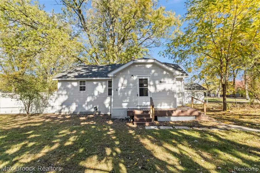 24800 W Nine Mile Road, Southfield, MI 48033