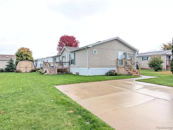 72 Ashley Circle, Swartz Creek, MI 48473