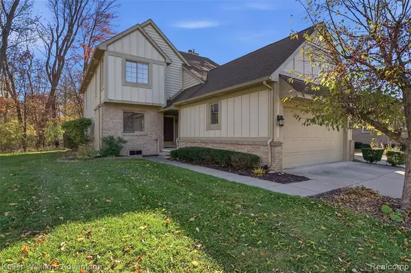 2750 Maple Forest Drive, Wixom, MI 48393