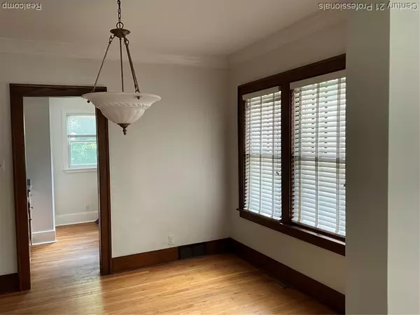 Royal Oak, MI 48073,216 Woodside Road