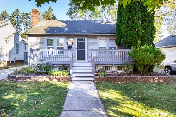 217 E Baker Avenue, Clawson, MI