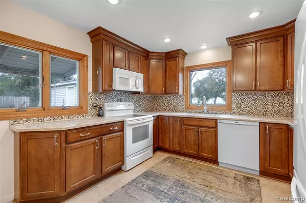 Rochester Hills, MI 48307,3282 Avon Manor Road