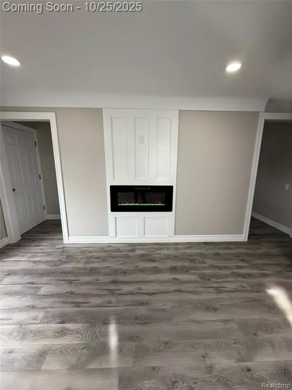 Hazel Park, MI 48030,1427 E Madge Avenue