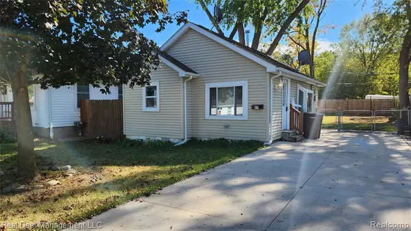 89 W Fairmount Avenue, Pontiac, MI 48340