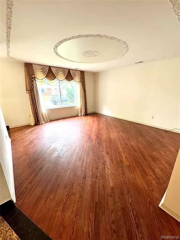 Dearborn Heights, MI 48125,3925 Clippert Street