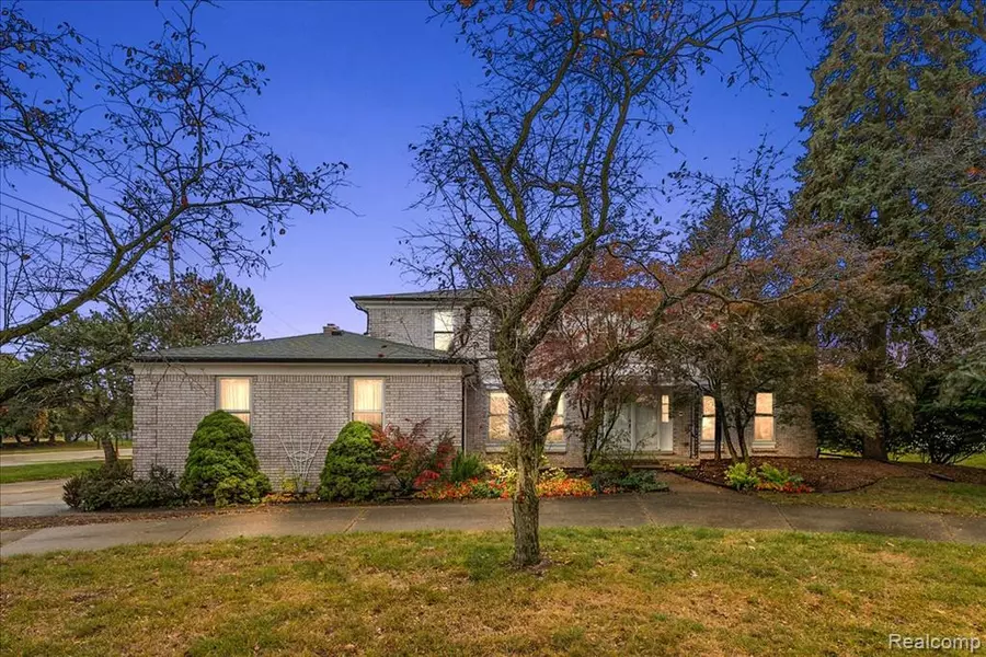 2019 Lancer Court, Troy, MI 48084