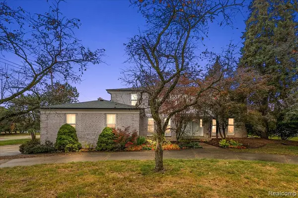 2019 Lancer Court, Troy, MI 48084