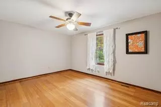 Fenton, MI 48430,11135 Windy Hill Drive