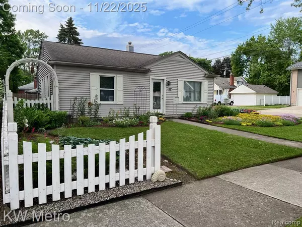 Royal Oak, MI 48073,237 Woodlawn Avenue