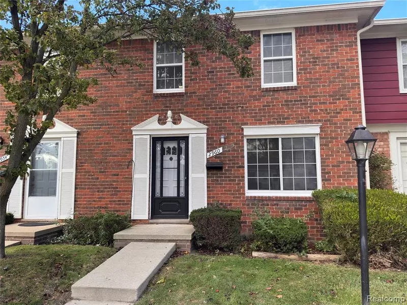 2960 Seaton Circuit N Circle, Warren, MI 48091