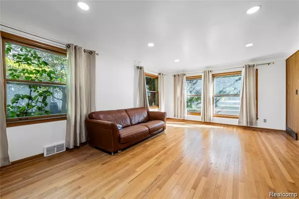 Warren, MI 48092,2415 Otter Street