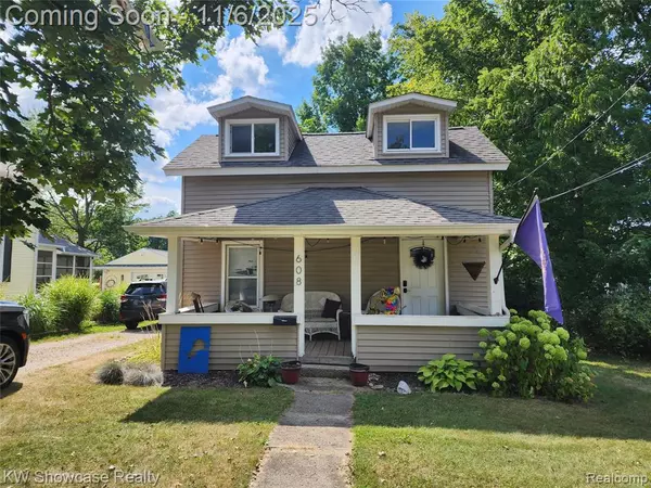 608 S Adelaide Street, Fenton, MI 48430