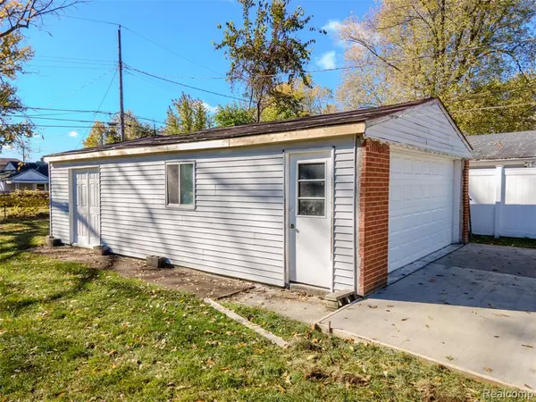 Troy, MI 48084,71 Cloveridge Drive