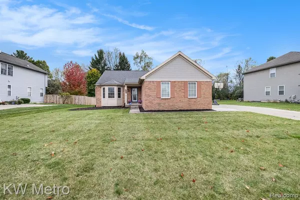 Grand Blanc, MI 48439,5506 Still Meadow Lane