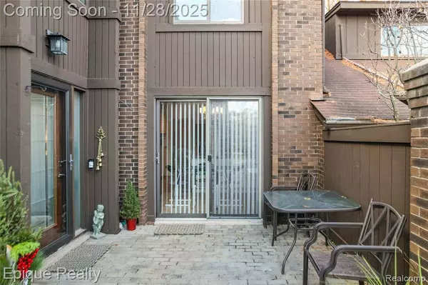 West Bloomfield, MI 48323,2164 Bordeaux Street