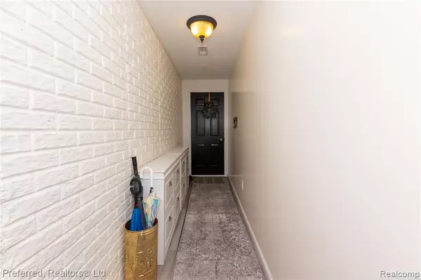 Novi, MI 48377,30768 Ardmore Court