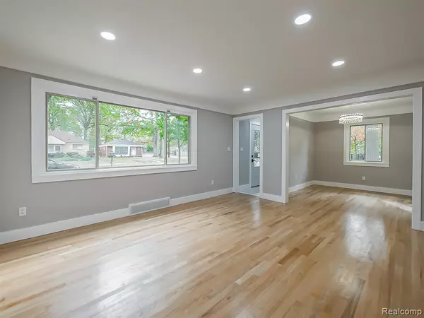 Oak Park, MI 48237,21301 Kipling Street