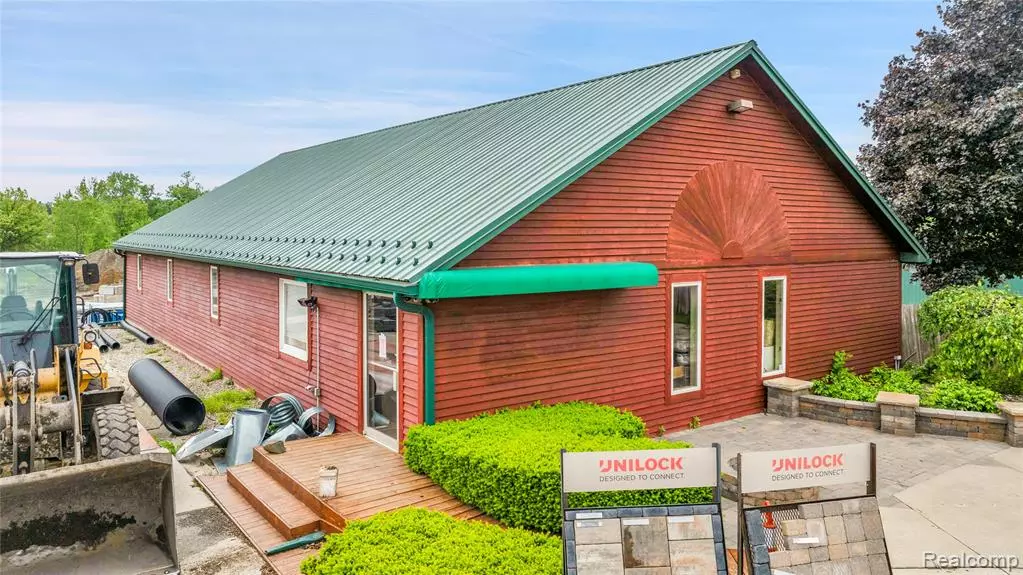 3080 Grange Hall Road, Holly, MI 48442