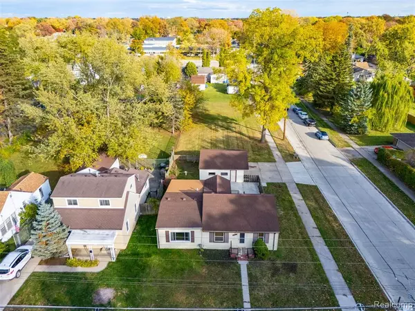 24534 Eureka Avenue, Warren, MI 48091