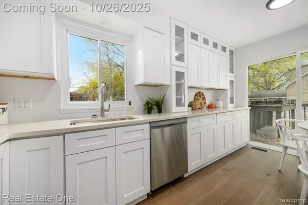 Waterford, MI 48327,4910 Chipman Drive