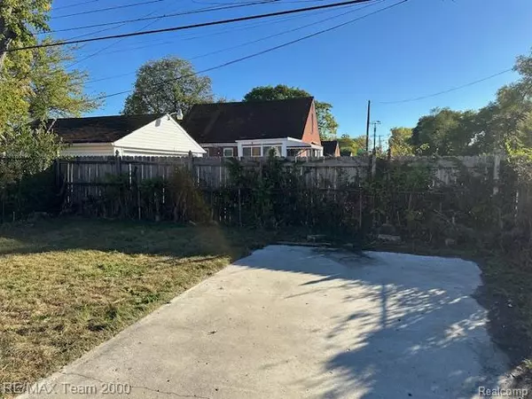 Detroit, MI 48235,18922 Fenmore Street