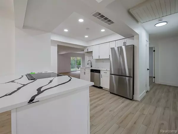 Southfield, MI 48076,28316 Sutherland Street