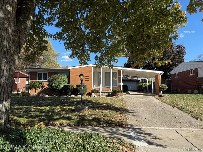 10025 Buckingham Avenue, Allen Park, MI 48101