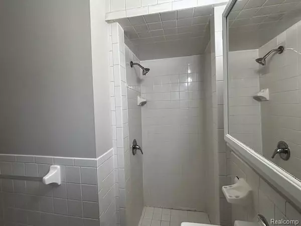 Birmingham, MI 48009,380 Frank Street