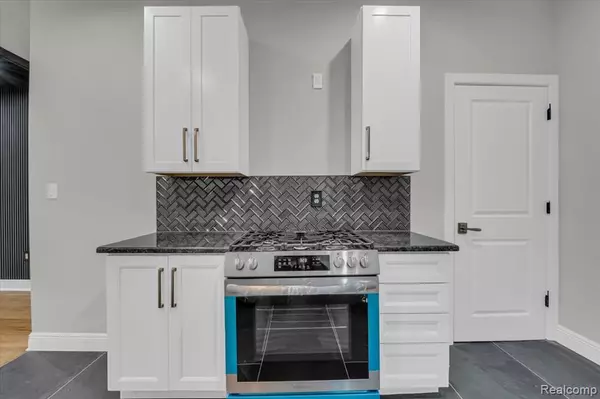 Detroit, MI 48206,1502 Virginia Park Street