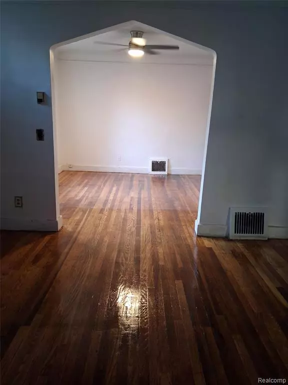 Detroit, MI 48203,19673 Irvington Street