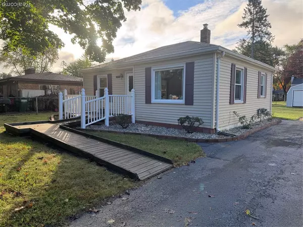 4475 Oakvista Avenue, Clarkston, MI
