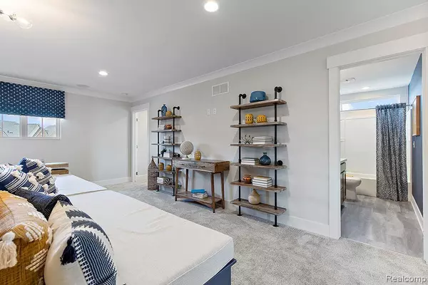 Howell, MI 48843,583 CANNONADE Loop