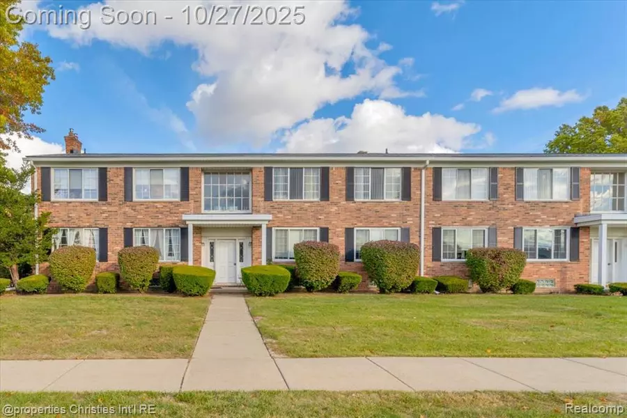 29654 Hoover Road, Warren, MI 48093