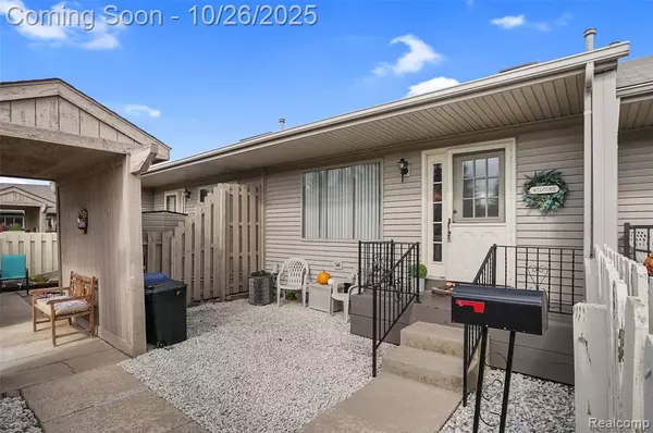 South Lyon, MI 48178,62512 Raleigh Court Court