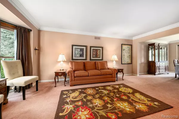 Novi, MI,24416 Venice Drive